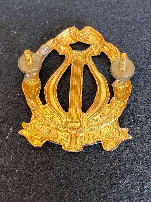 SA ARMY BAND CAP BADGE- WORN POST 1985- 2 LUGS
