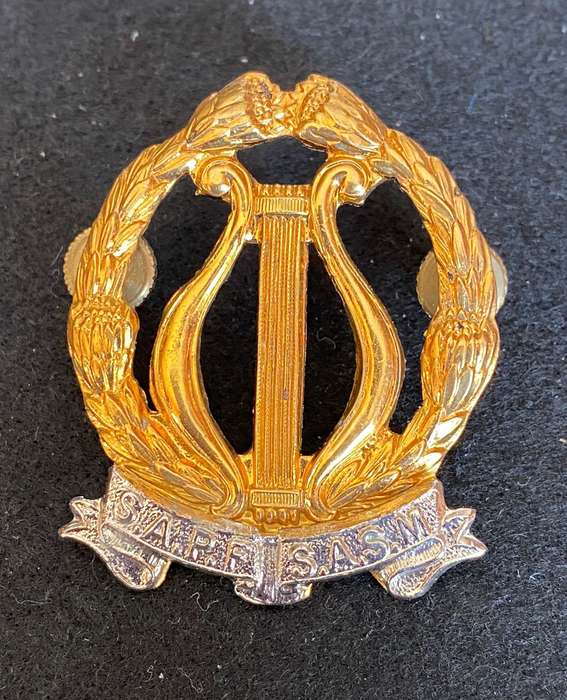 SA ARMY BAND CAP BADGE- WORN POST 1985- 2 LUGS