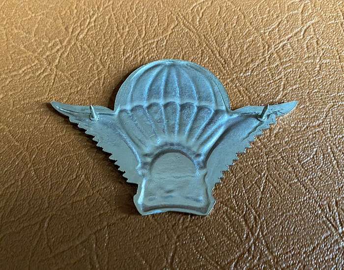 MALAWI,SILVER BASIC PARA WING FOR NCO'S-ISSUED MARCH 1995- 2 PINS
