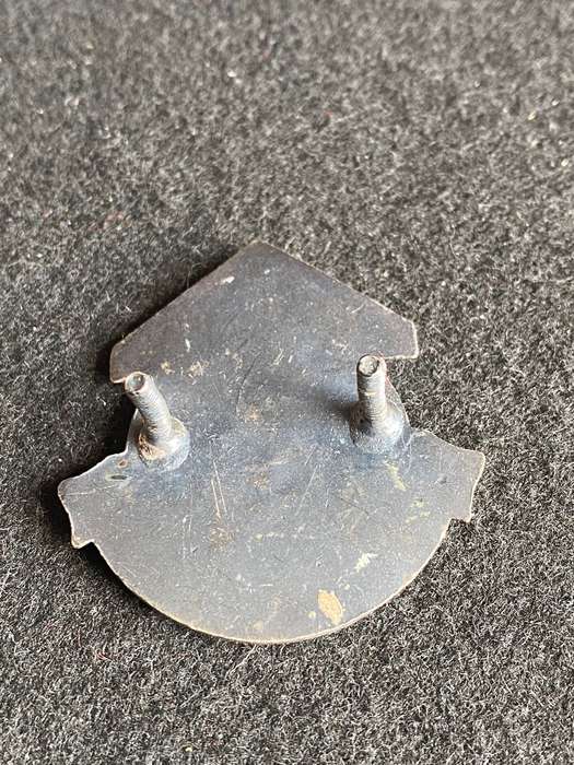 16 MAINTENANCE UNIT CAP BADGE-APPROVED 1986- 2 LUGS