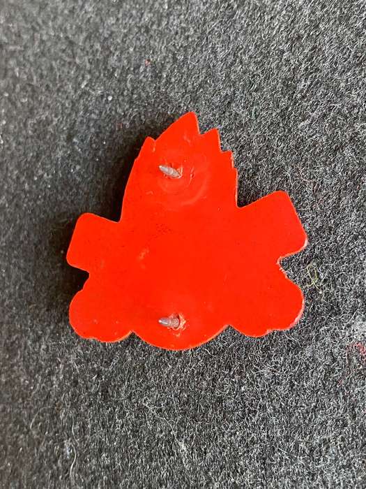 10 ARTILLERY BRIGADE BERET BADGE (SMALLER) FROM 1987- 2 PINS