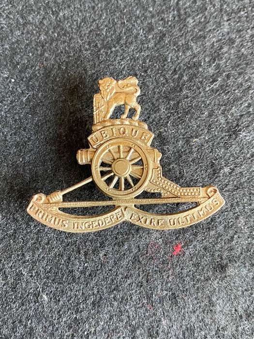 SA FIELD ARTILLERY CHROMED BERET BADGE-WORN FROM 1990'S- 3 PINS