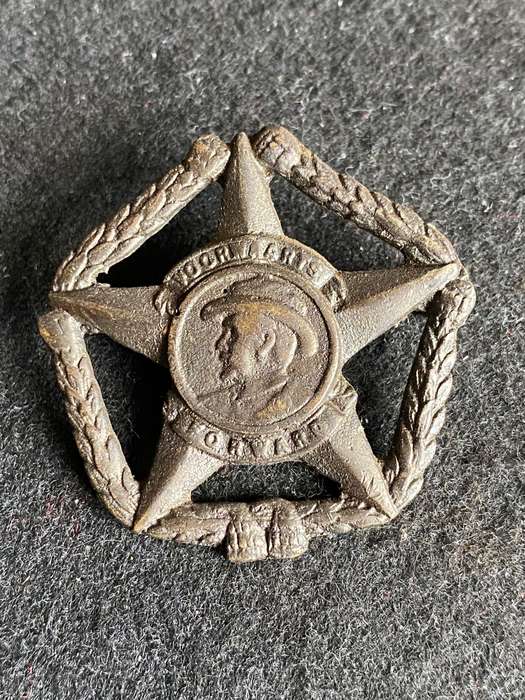 REGT. BOTHA CAP BADGE-1934-45- 2 LUGS