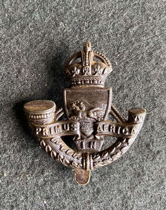 ROYAL DURBAN LIGHT INF. CAP BADGE-1939-45