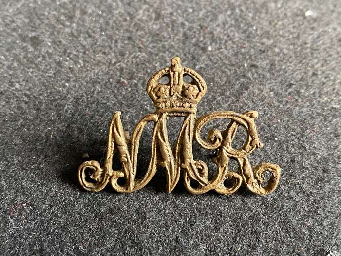NATAL MOUNTED RIFLES CAP BADGE-WORN 1960'S-1950'S- 2 LUGS