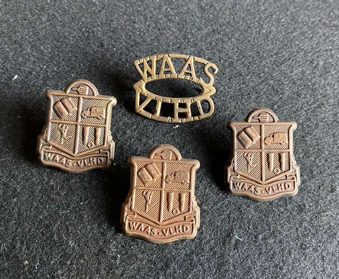 WAAS CAP,COLLARS AND TITLE-WORN 1940-45- LUGS COMPLETE