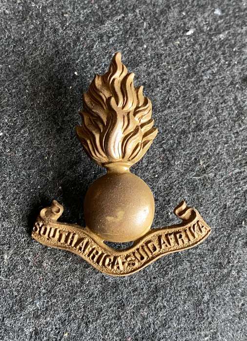 SA ARTILLERY COLLAR BADGE-WORN 1926-1939- 2 LUGS