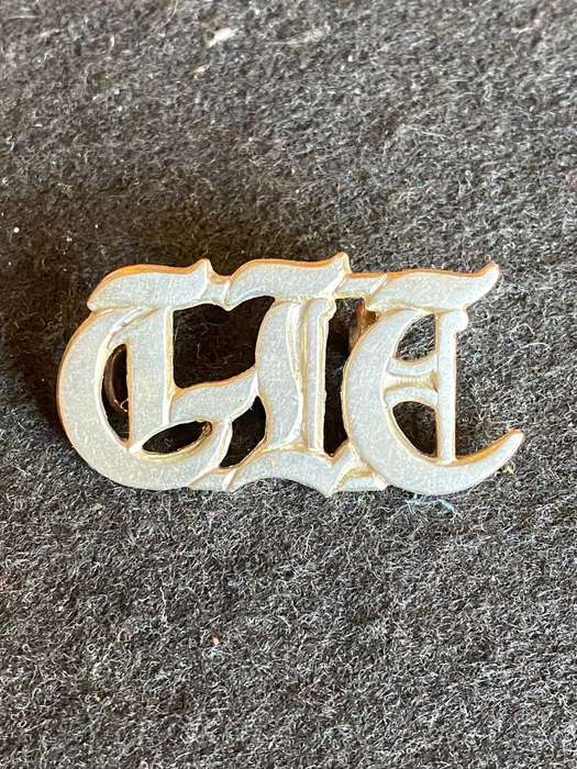 GREYS INSTITUDE CADETS,WHITE METAL TITLE- 2 LUGS-SCARCE