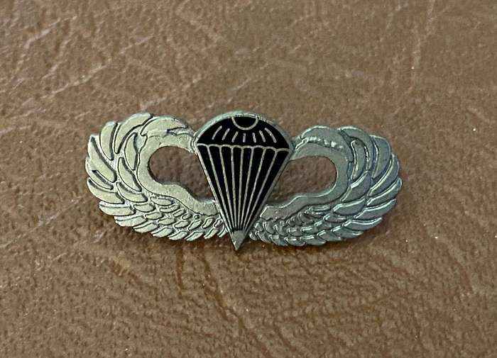 USA AIRBORNE,MESS DRESS WING- ONE PIN