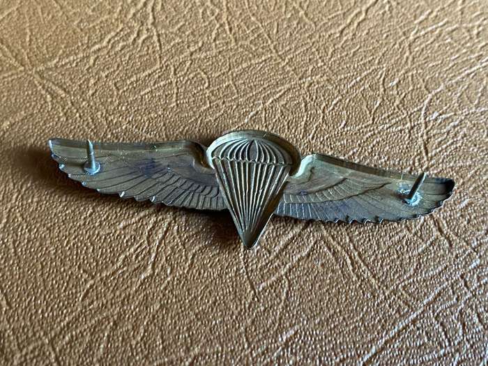 ZAMBIAN ARMY NIGHT JUMP PARA WING- 2 PINS-1970'S-80'S