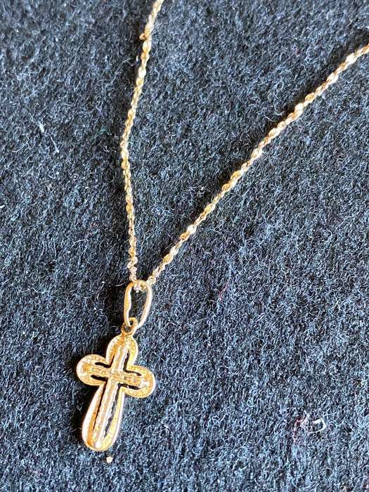 9CT YELLOW GOLD NECKLACE-OVERALL LENGTH 39 CM STAMP 9CT-WEIGHT 1,3G-COMES WITH PENDANT