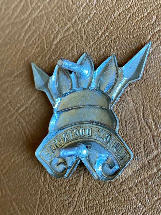 111 BATTALION BERET BADGE-1980-2003- 2 LUGS