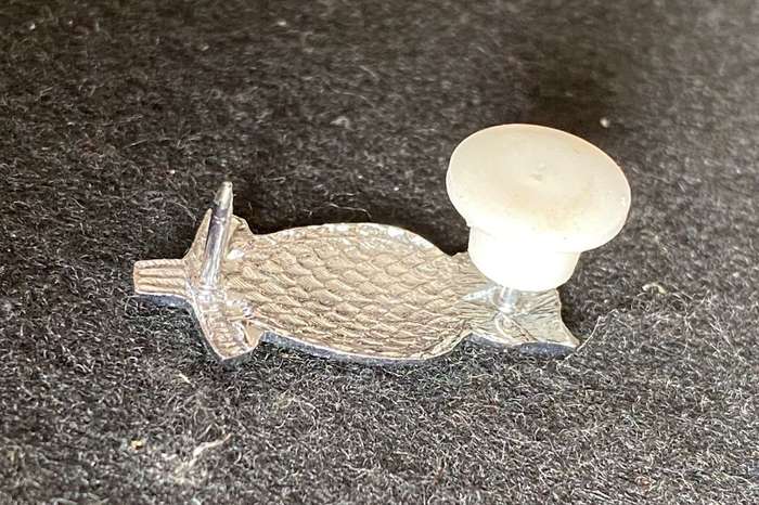 MILITARY INTELLIGENCE,MESS DRESS COLLAR BADGE- 2 PINS-CHROME-POST 1971