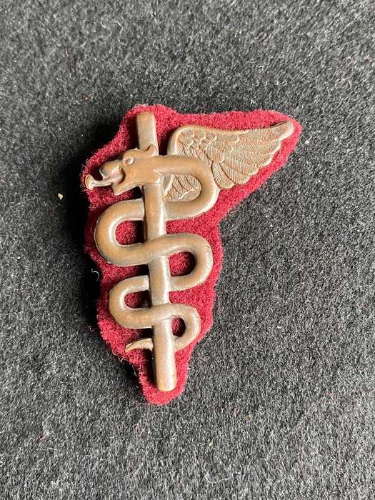 SAMS BRONZE OPS MEDIC BREAST BADGE-APPROVED 1984- ONE PIN