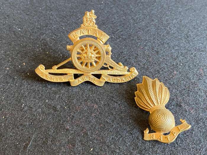NATAL FIELD ARTILLERY CAP BADGE SOLD WITH ONE COLLAR-ALSO WORN AS BERET BADGE-1920'S-1940-LUGS COMPL