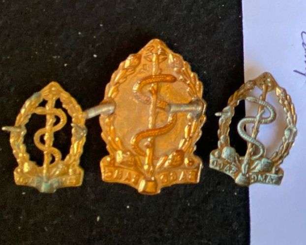 SA MEDICAL CORPS CAP AND COLLARS- 1970'S-1980'S-LUGS + PINS COMPLETE