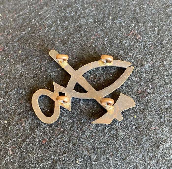 ARMOURER MECHANIC PROFICIENCY BADGE-1912-1950'S- 4 LUGS