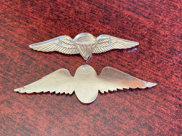 2X SA PARACHUTE WINGS-THE INSTRUCTORS,WITHOUT PINS,BOTH FULL SIZE