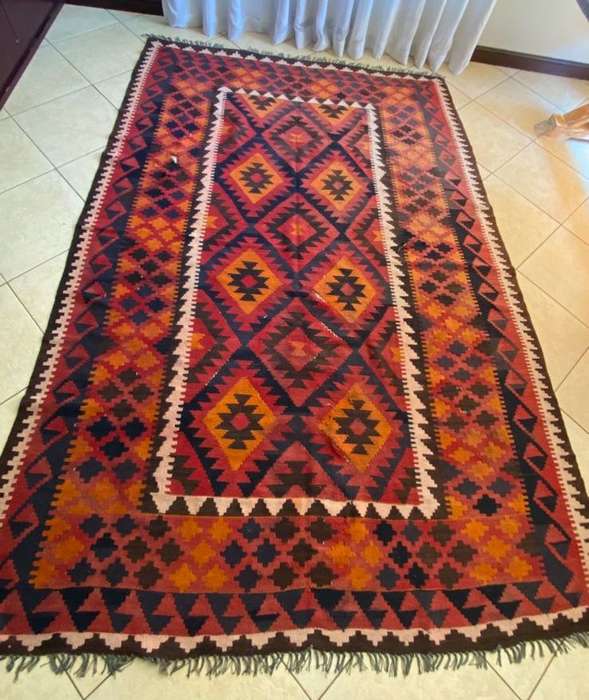 Handknotted Persian Carpet - Size 3m x 2m - Label on Carpet - Some Damage