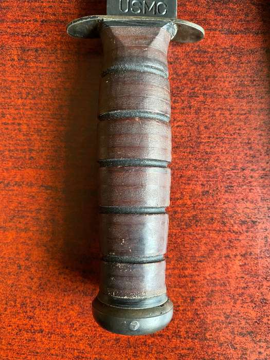 USA Marine Ka-Bar with Leather Grip - Overall Length 30.5cm - Blade Length 18cm - Blade Width 31mm