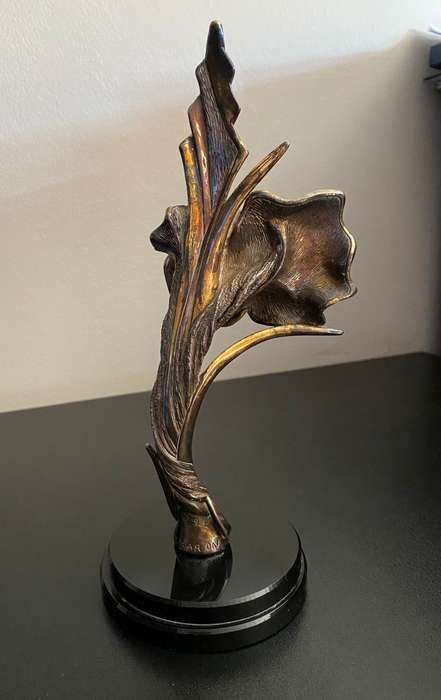 .925 SILVER FLOWER SCULPTURE ON GRANITE BASE- HEIGHT 24CM-WEIGHT ON SILVER WITHOUT BASE 111G