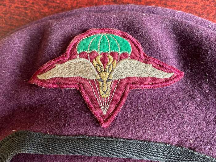 SA PARABAT BERET-OFFICERS,WORN FROM 1980'S-USED BUT GOOD