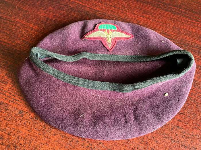 SA PARABAT BERET-OFFICERS,WORN FROM 1980'S-USED BUT GOOD