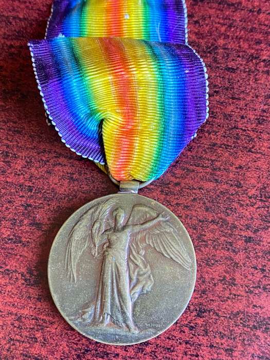 WW1 VICTORY MEDAL AWARDED TO PRIVATE 402 ERNEST REUBEN LITTLETON 8TH SAI JHB FORMALY 367 2ND IMPERIA