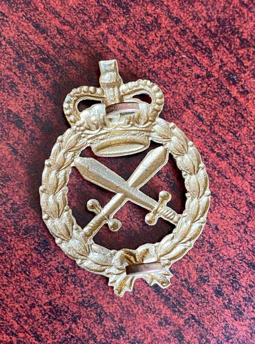 ROYAL AUSTRALIAN CORPS OF MILITARY POLICE (RACMP) CAP BADGE- 2 LUGS-FORMED 1916