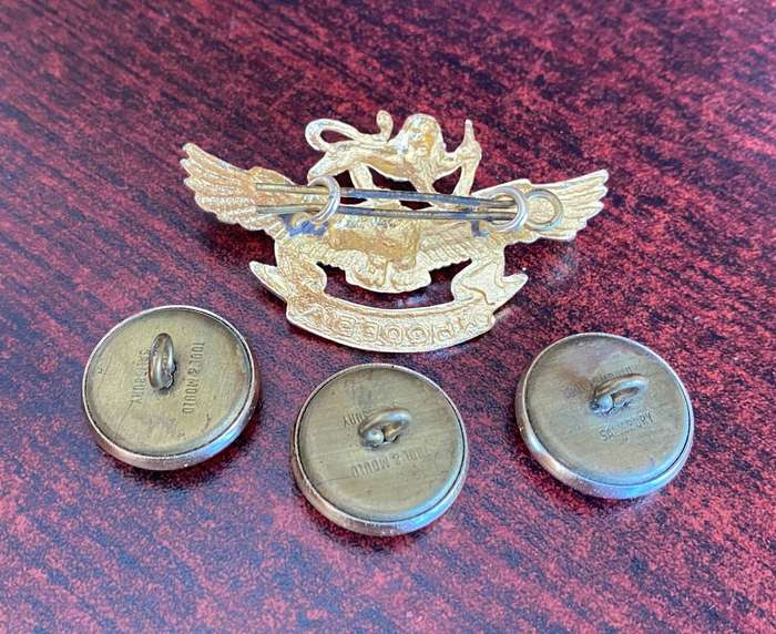 RHODESIA AIR FORCE CAP BADGE AND 3 TUNIC BUTTONS-SOLD TOGETHER