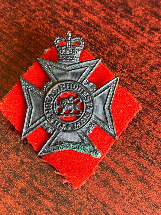 RHODESIA REGIMENT HAT BADGE-ALL BN'S- 1960'S-1970- 2 LUGS