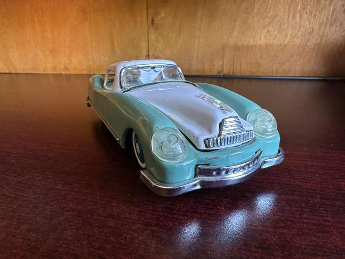 VINTAGE 1960'S LUCKY TIN LITHO FRONT ENGINE FRICTION TOY CAR-MEASURES 22 CM