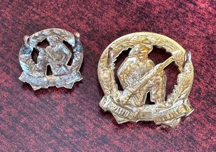 SKIET COMMANDO BRASS CAP AND ONE COLLAR-LUGS COMPLETE 1954-1963