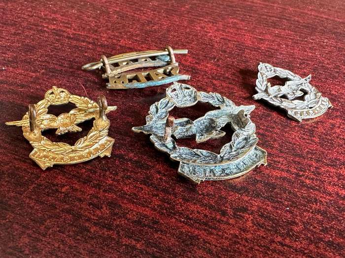 SAAF GILDING METAL CAP COLLARS + TITLE-WORN 1926-1959-PLEASE LOOK AT PICS FOR CONDITION OF LUGS