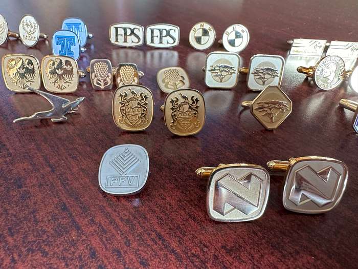 LARGE SELECTION OF CUFFLINKS AND OTHER BADGES-SOLD TOGETHER-ALL IN UNUSED CONDITION
