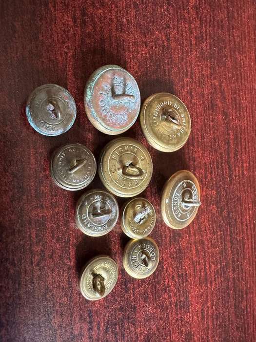 SA TUNIC BUTTONS IN GILT-WORN BY PERMANENT FORCE UNITS FROM 1923-1945