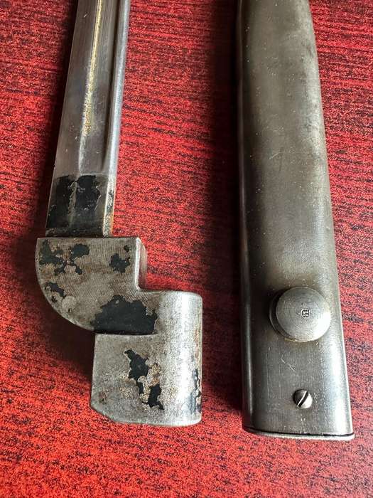 SADF NO 9 BAYONET FOR THE .303 RIFLE-DATED 1940-COMES WITH METAL SCABBARD