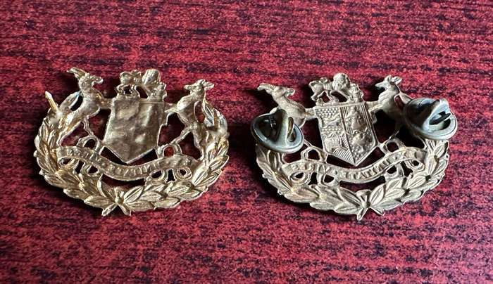 SA GARRISON SERGEANT MAJOR IN BRASS,RANK PAIR-WORN 1920'S-1950'S-PINS COMPLETE