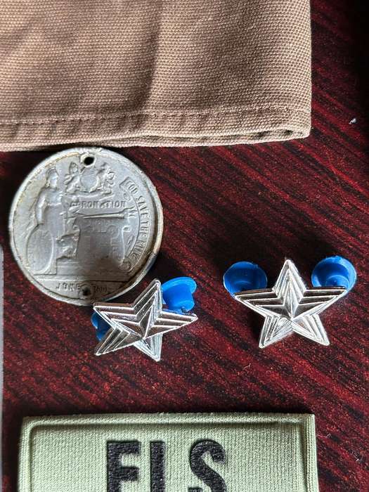 MIXED MILITARY LOT