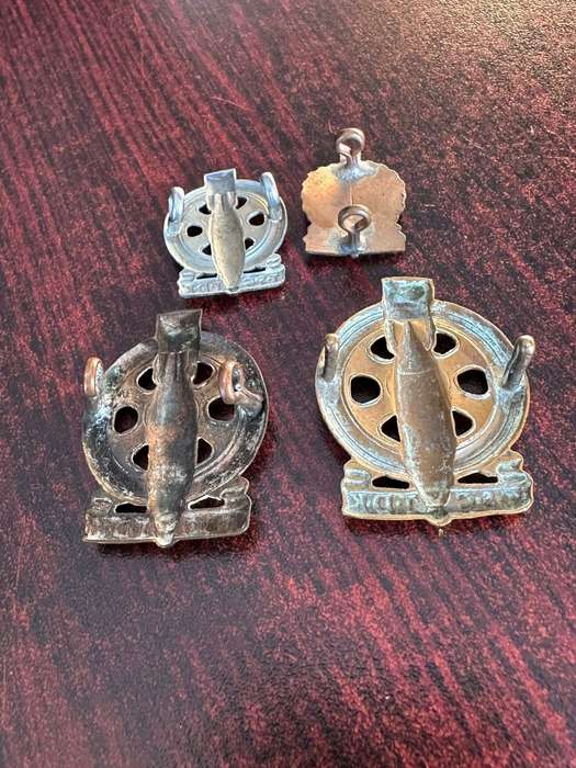 Technical services corps, mixed lot of badges. Lugs complete. Worn 1842-1960