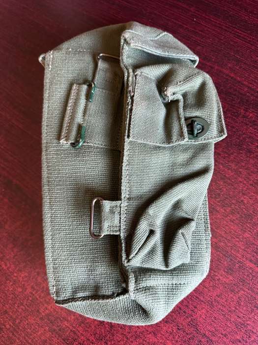 Rhodesian, olive green radio pouch, mint condition