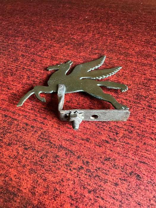 Flying Springbok device (field made) for mounting on top of pith helmet during parades etc. Worn by
