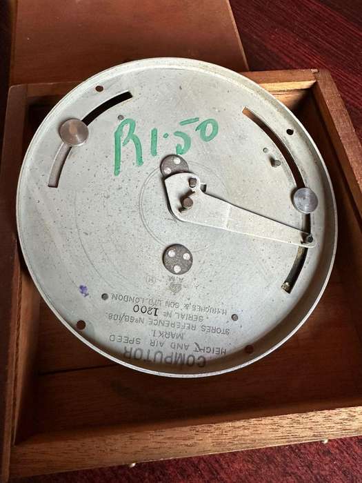 Original WW2 navigation equipment ,complete and good condition. Computer height and air speed mark