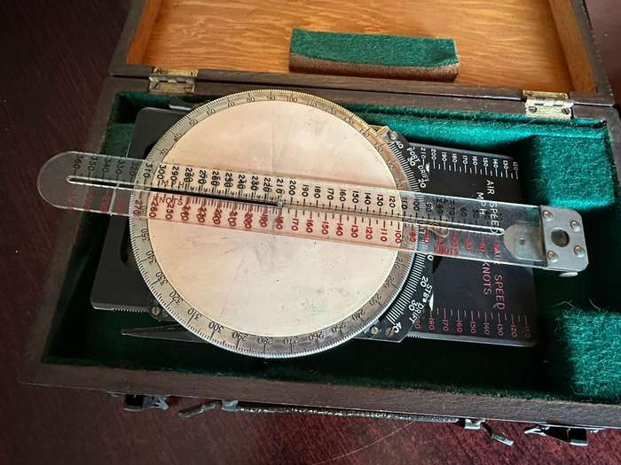 Original WW2 navigation equipment ,complete and good condition. Computer height and air speed mark