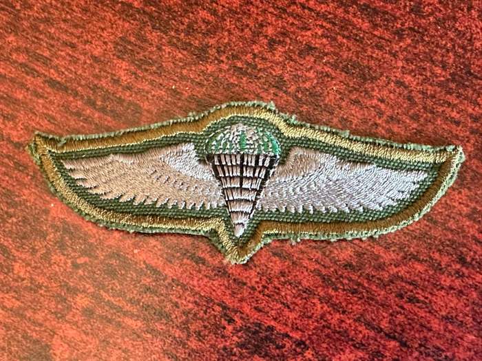 Zambian Army basic static line parachute wings. Embroidered