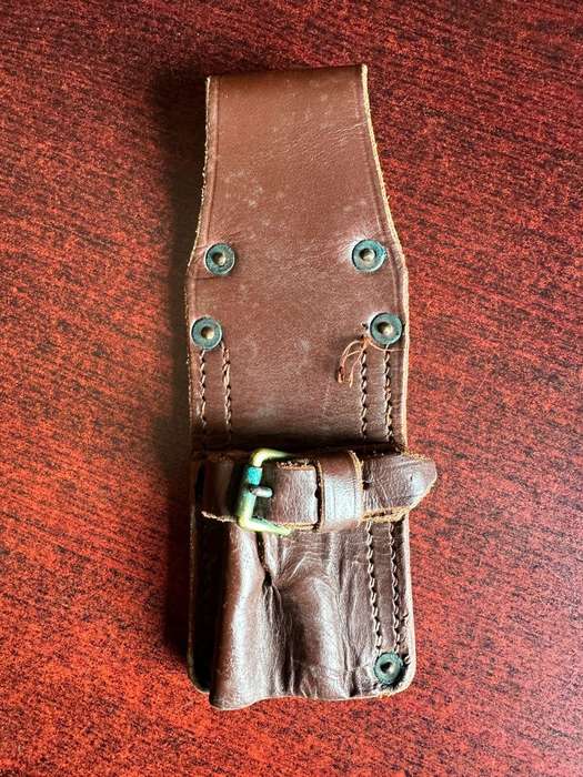 Leather frog for the 1907 pattern bayonet. No markings
