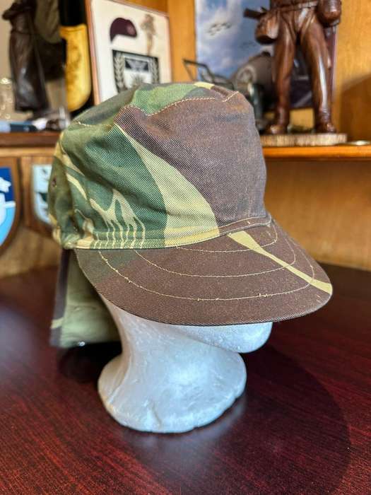 Original Rhodesian camo flap cap. Good condition with no damage, inside ring measures 54 cm.