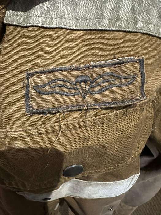 Border war period 2nd pasttern jump jacket. Labelled and dated 1985. Size medium. Measures 53 cm arm
