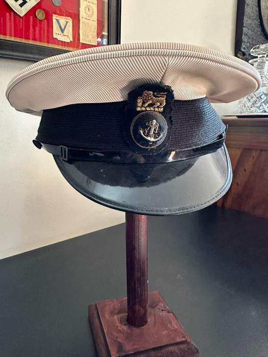 SA Navy petty officers peaked cap . Worn 1961-2003.