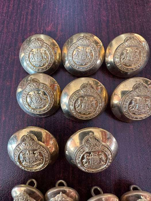 SA Gilt officers tunic buttons . Staff corps. 8x Large, diameter 25mm and medium size. 8 In total, d